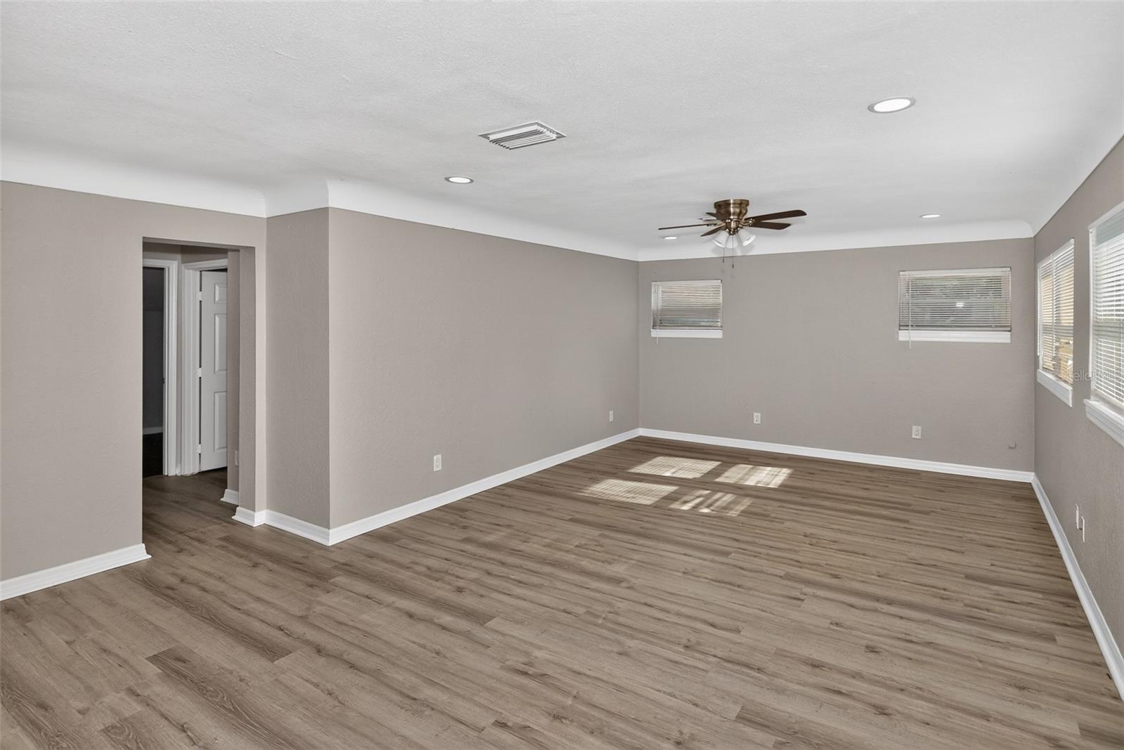 5131 ARAGON WAY S — photo 4