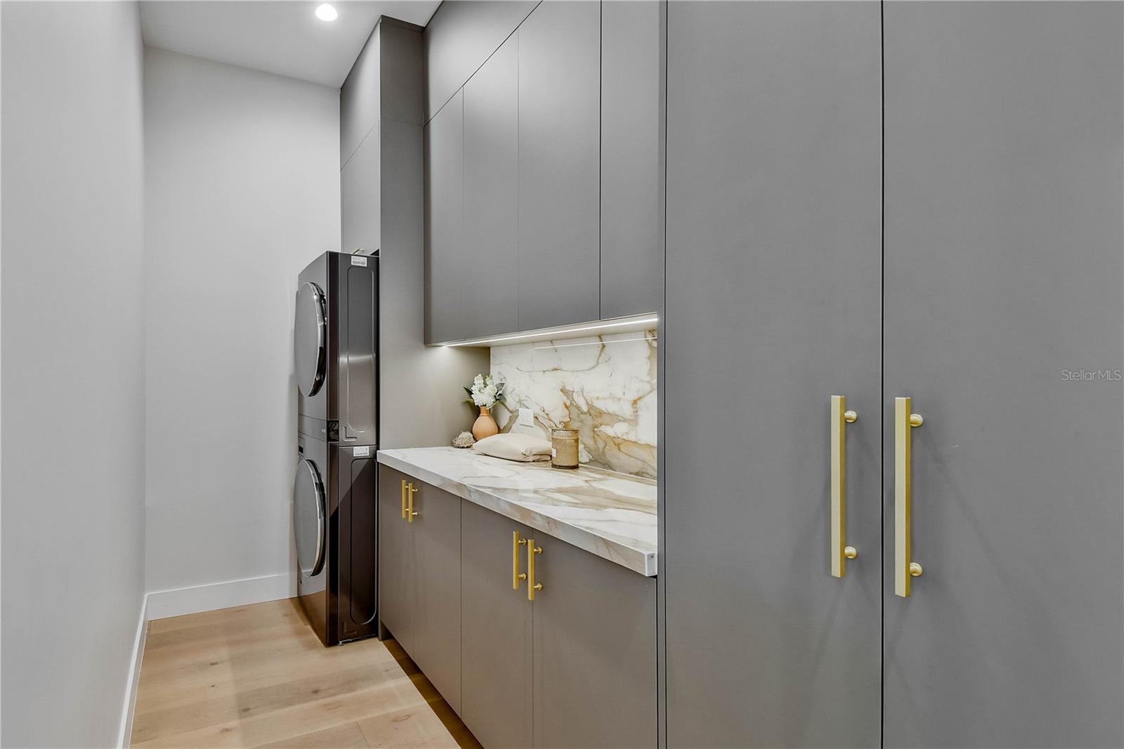 1551 PASADENA DR — photo 24