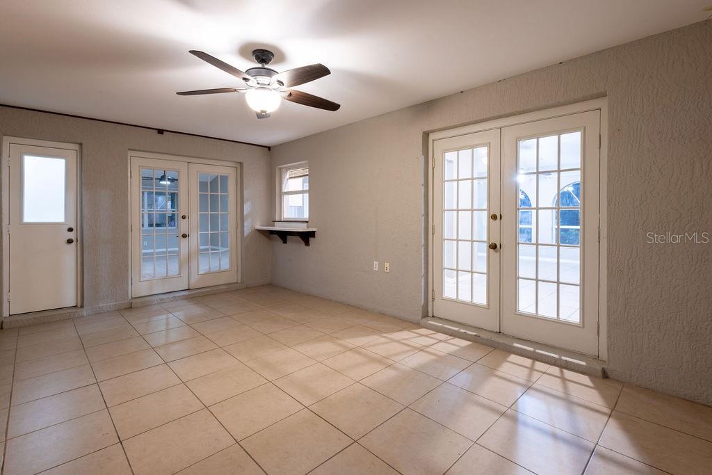1570 S BISCAYNE DR — photo 24