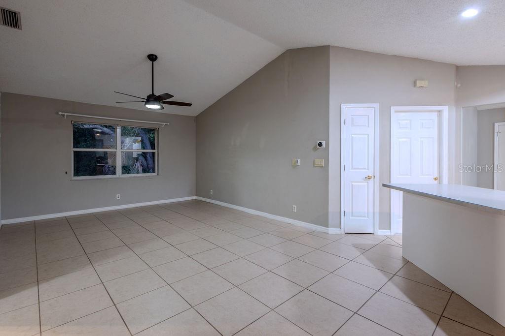 1570 S BISCAYNE DR — photo 9