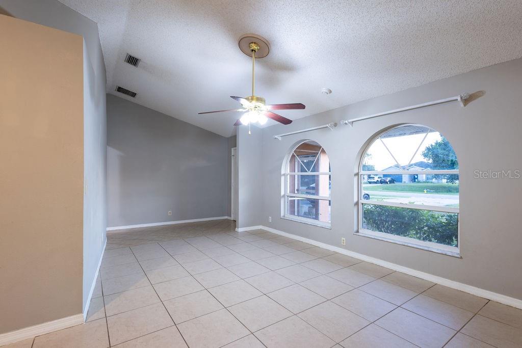1570 S BISCAYNE DR — photo 2