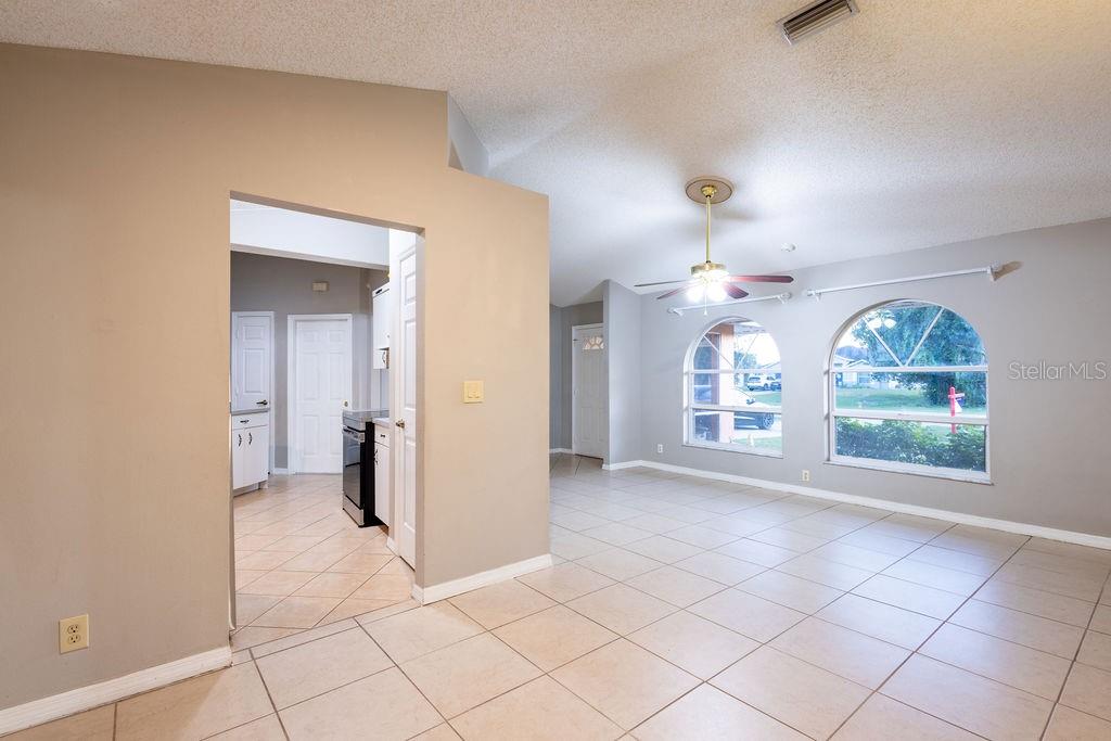 1570 S BISCAYNE DR — photo 3