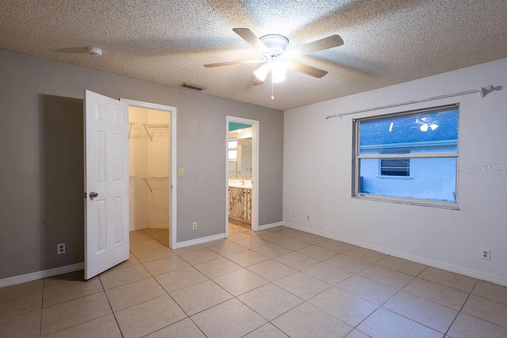 1570 S BISCAYNE DR — photo 11
