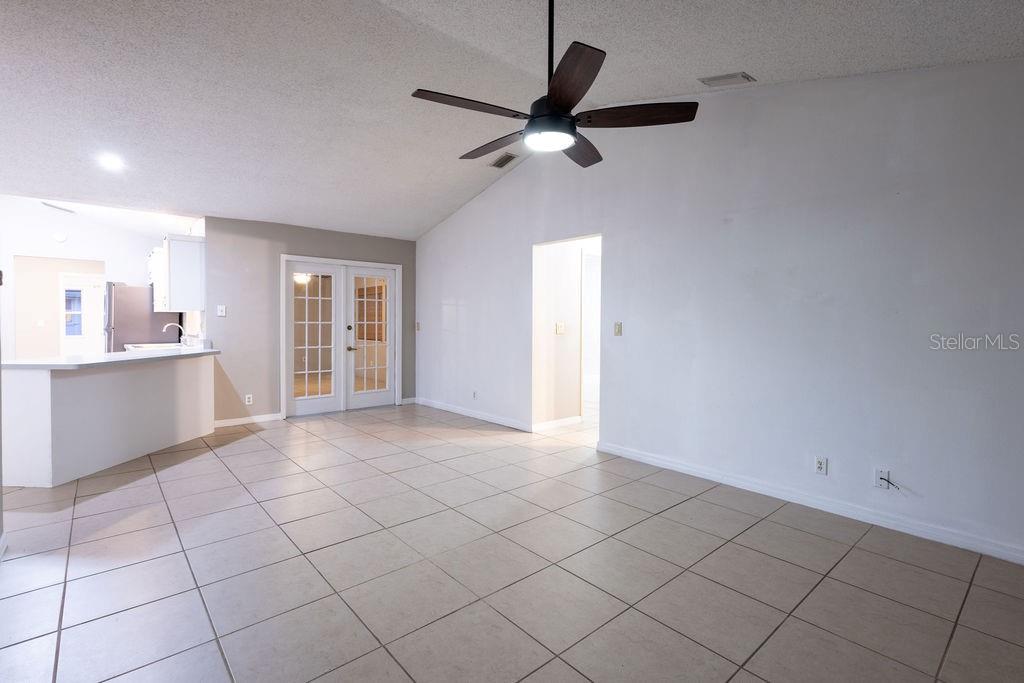 1570 S BISCAYNE DR — photo 8