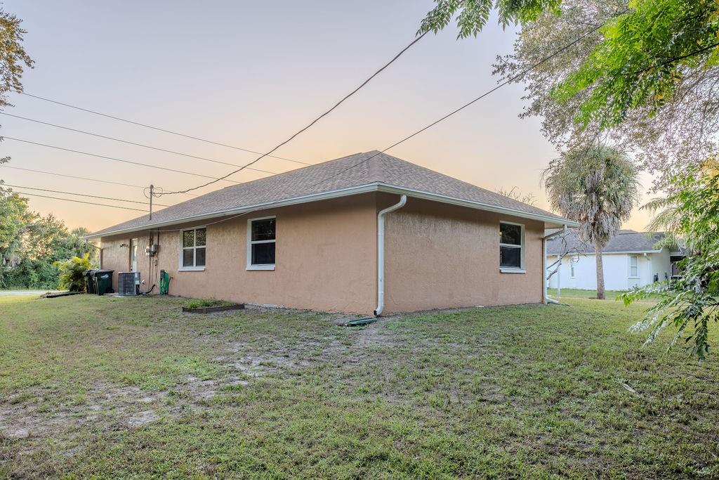1570 S BISCAYNE DR — photo 27