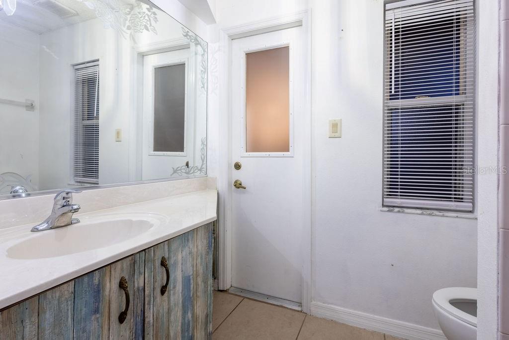 1570 S BISCAYNE DR — photo 18