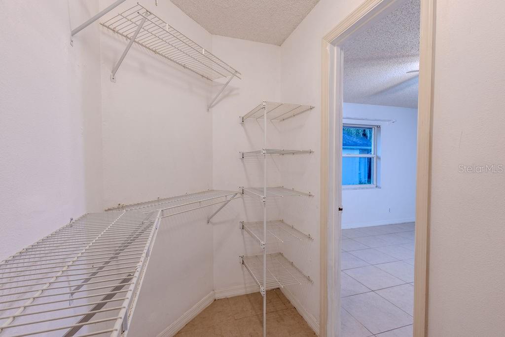 1570 S BISCAYNE DR — photo 12