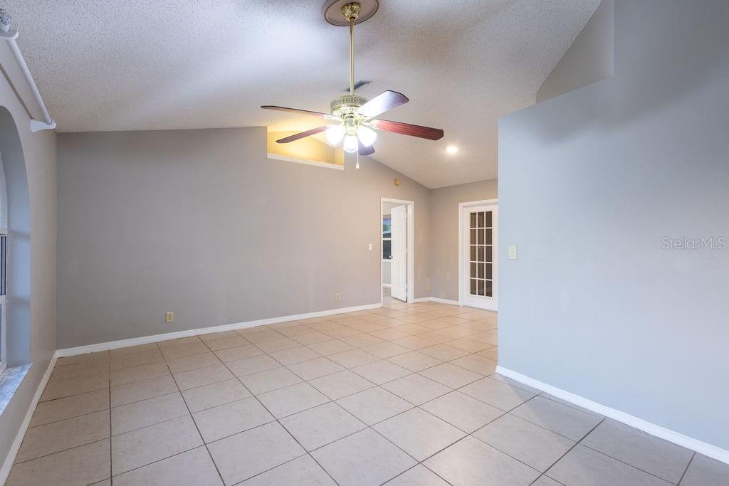 1570 S BISCAYNE DR — photo 4