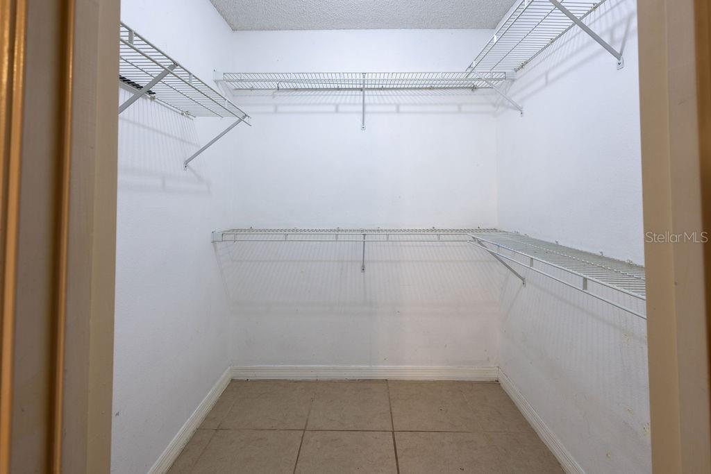 1570 S BISCAYNE DR — photo 17