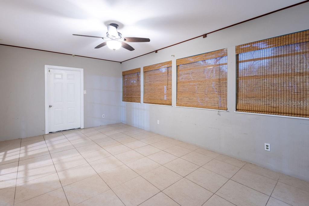 1570 S BISCAYNE DR — photo 23