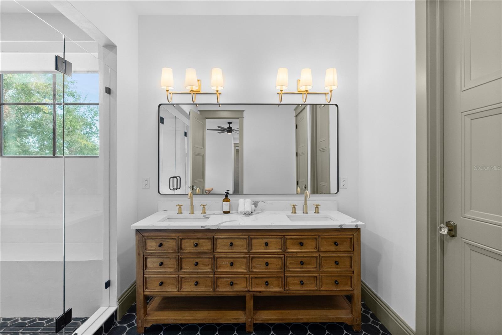 417 W ROSS AVE #2 — photo 22