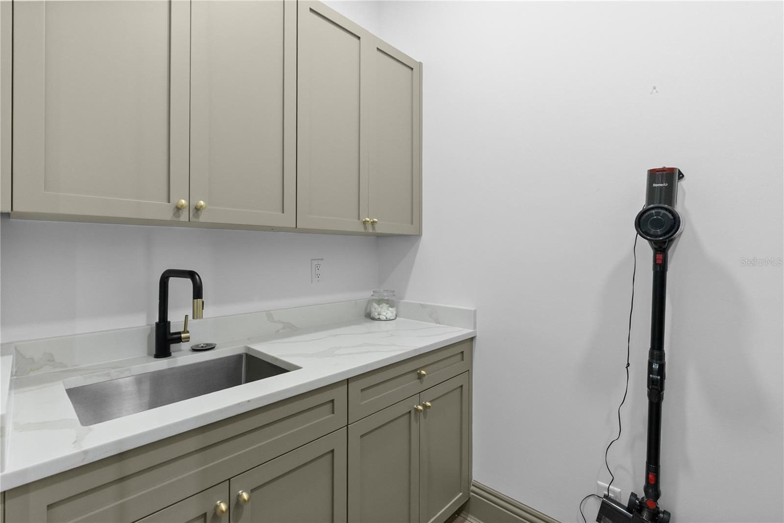 417 W ROSS AVE #2 — photo 26
