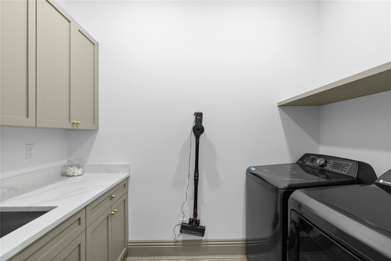 417 W ROSS AVE #2 — photo 25