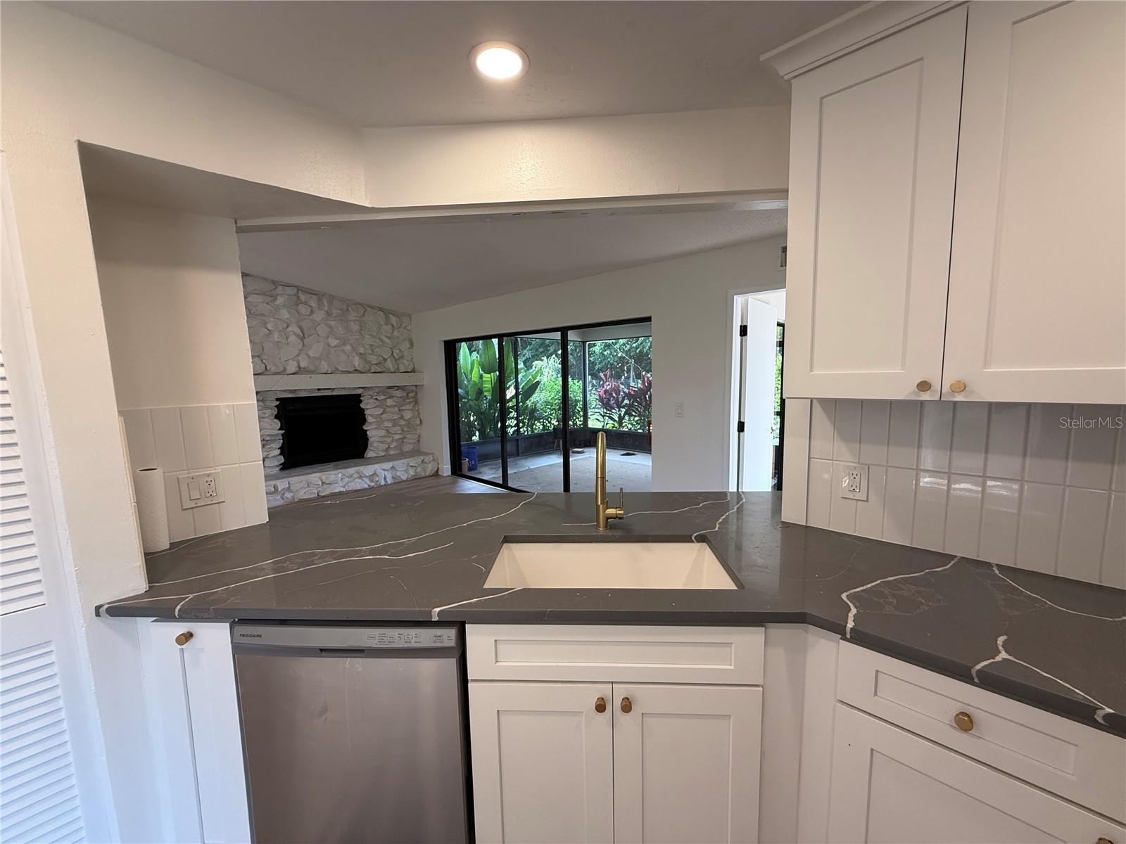 6468 JARVIS RD — photo 13