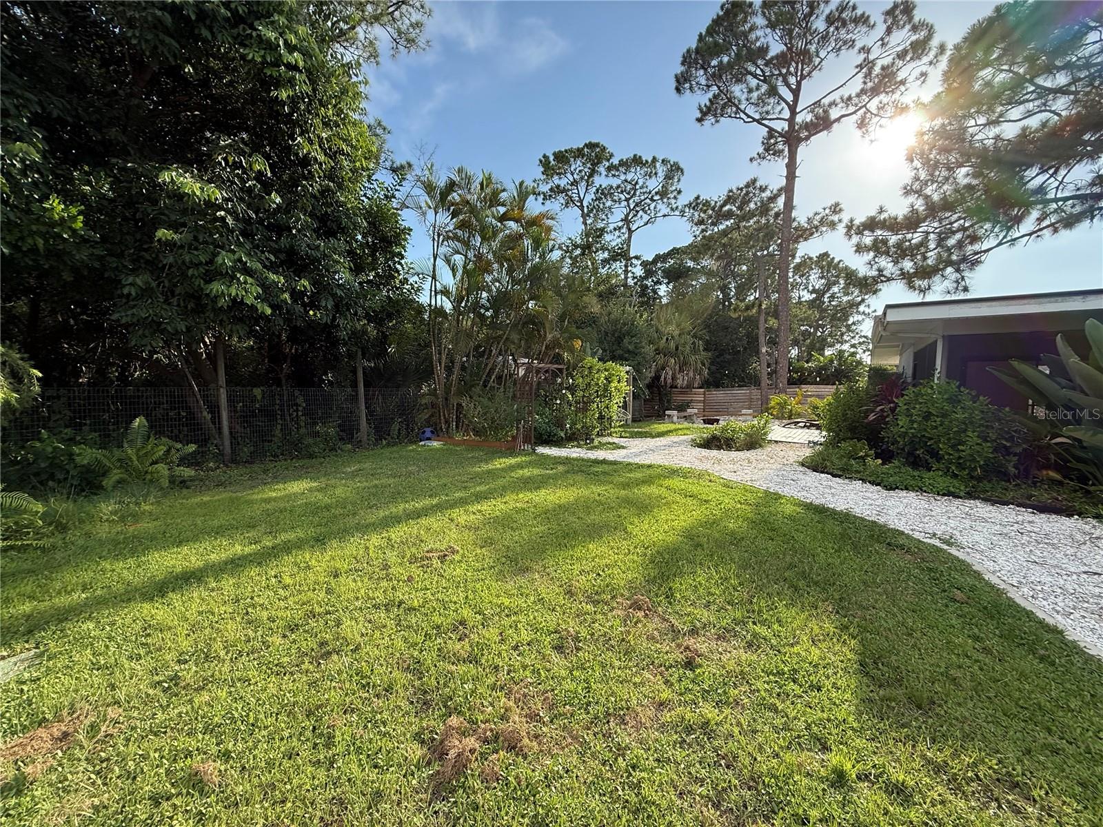 6468 JARVIS RD — photo 32