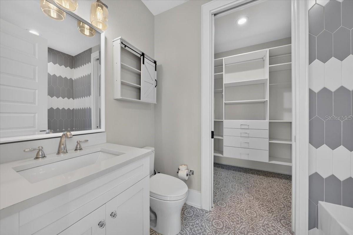 1308 W PLYMOUTH ST — photo 37