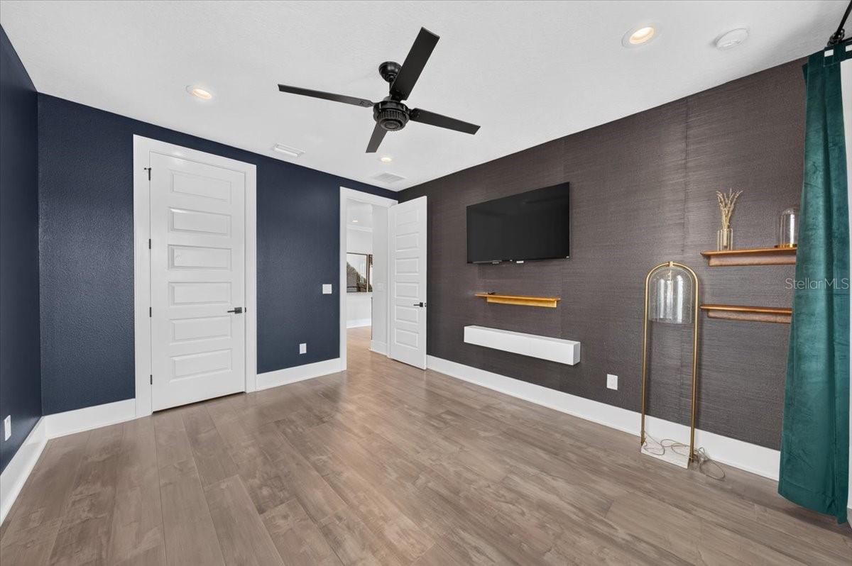 1308 W PLYMOUTH ST — photo 32