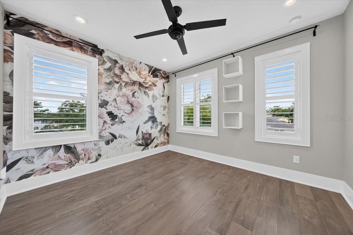 1308 W PLYMOUTH ST — photo 35