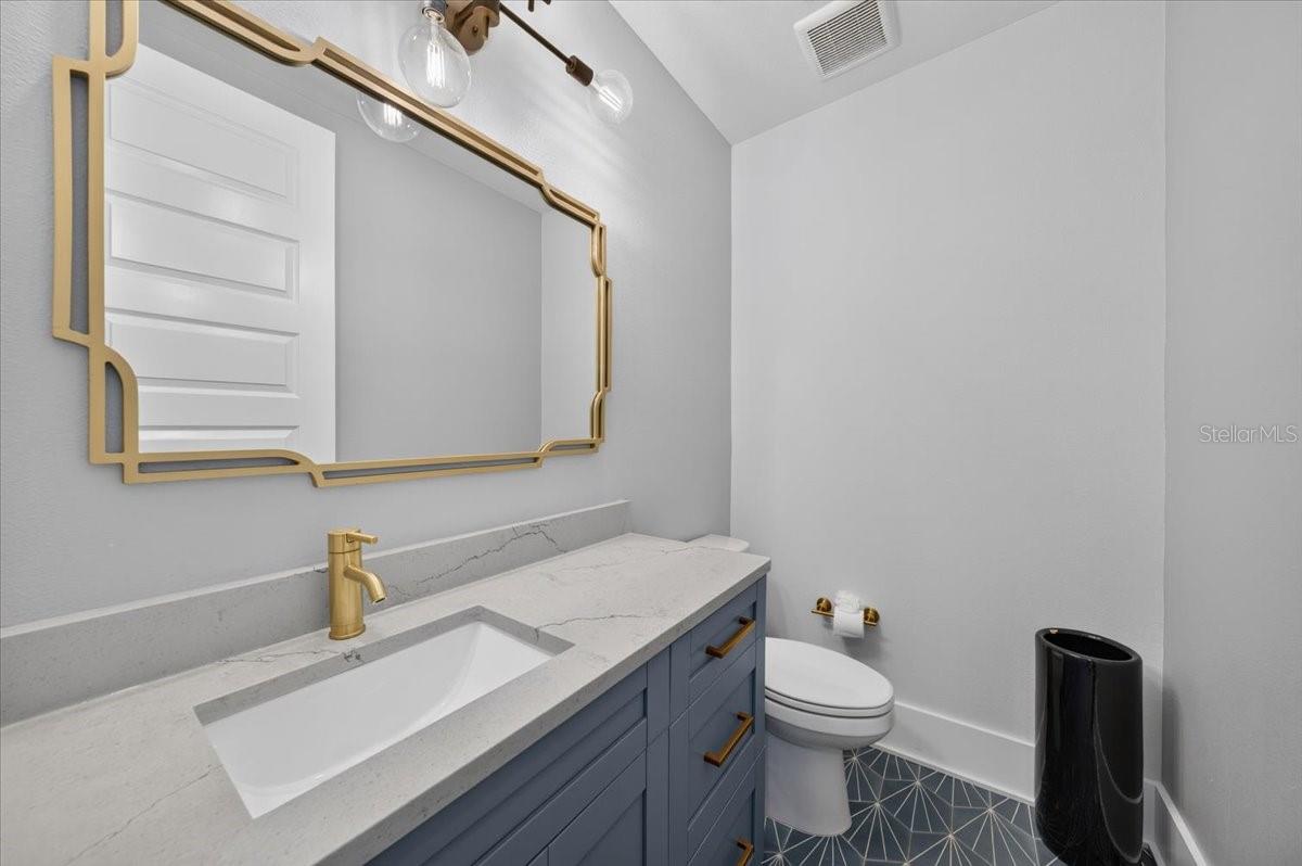 1308 W PLYMOUTH ST — photo 46