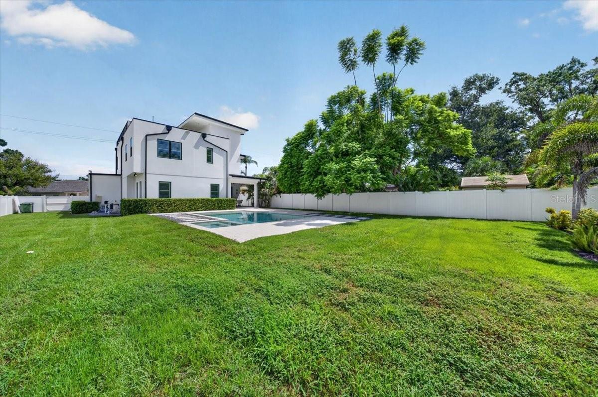 1308 W PLYMOUTH ST — photo 3