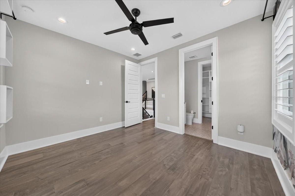 1308 W PLYMOUTH ST — photo 36