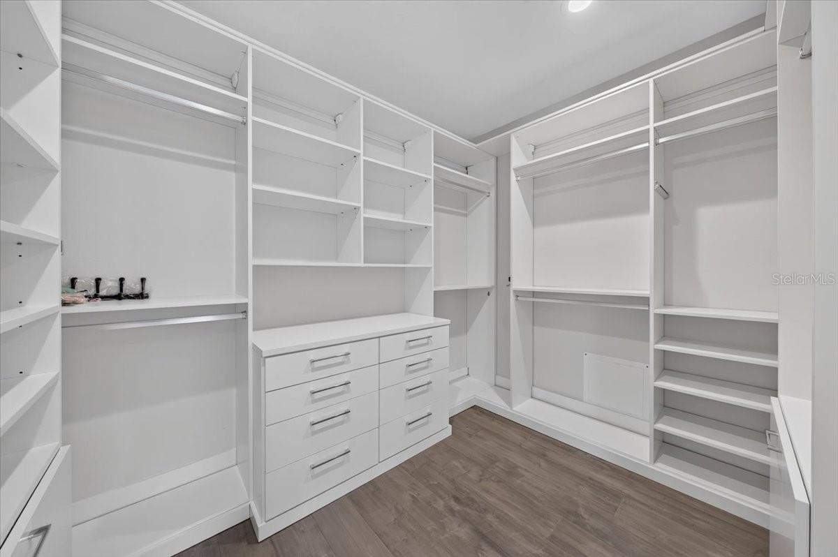 1308 W PLYMOUTH ST — photo 42
