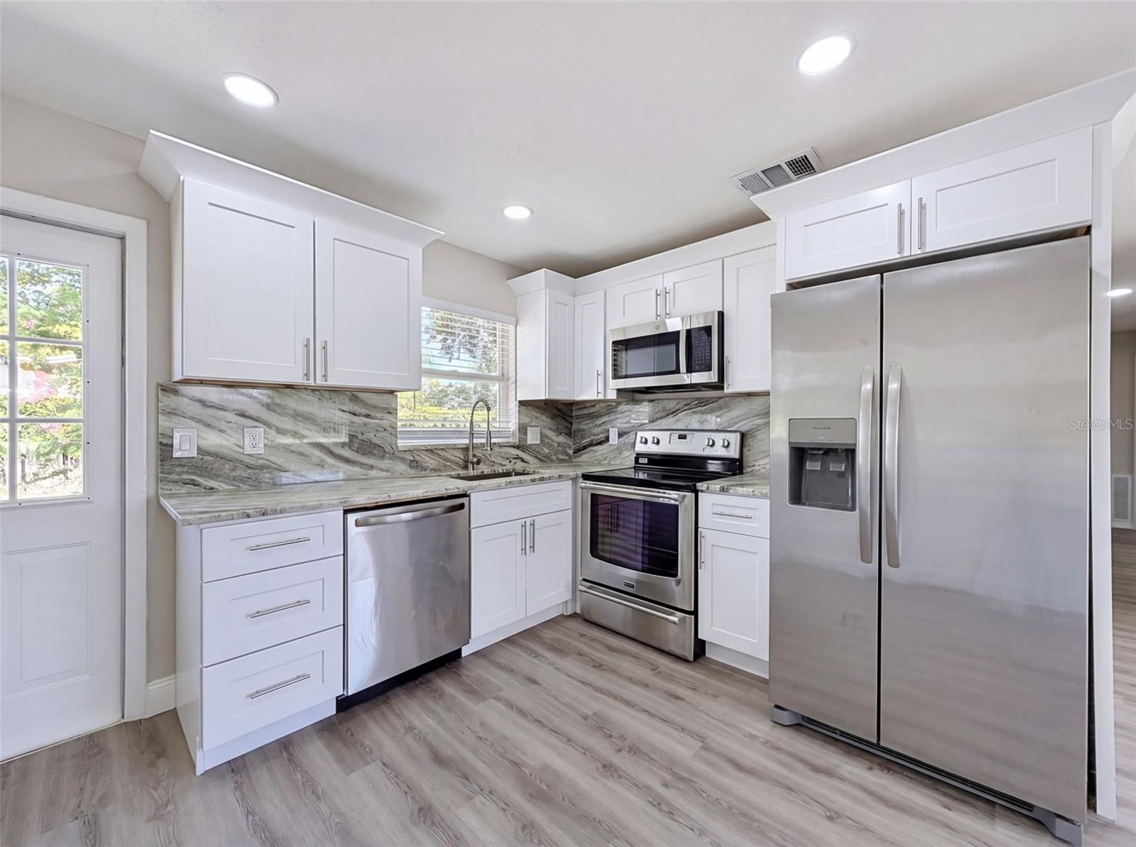 14998 MOCKINGBIRD LN — photo 9