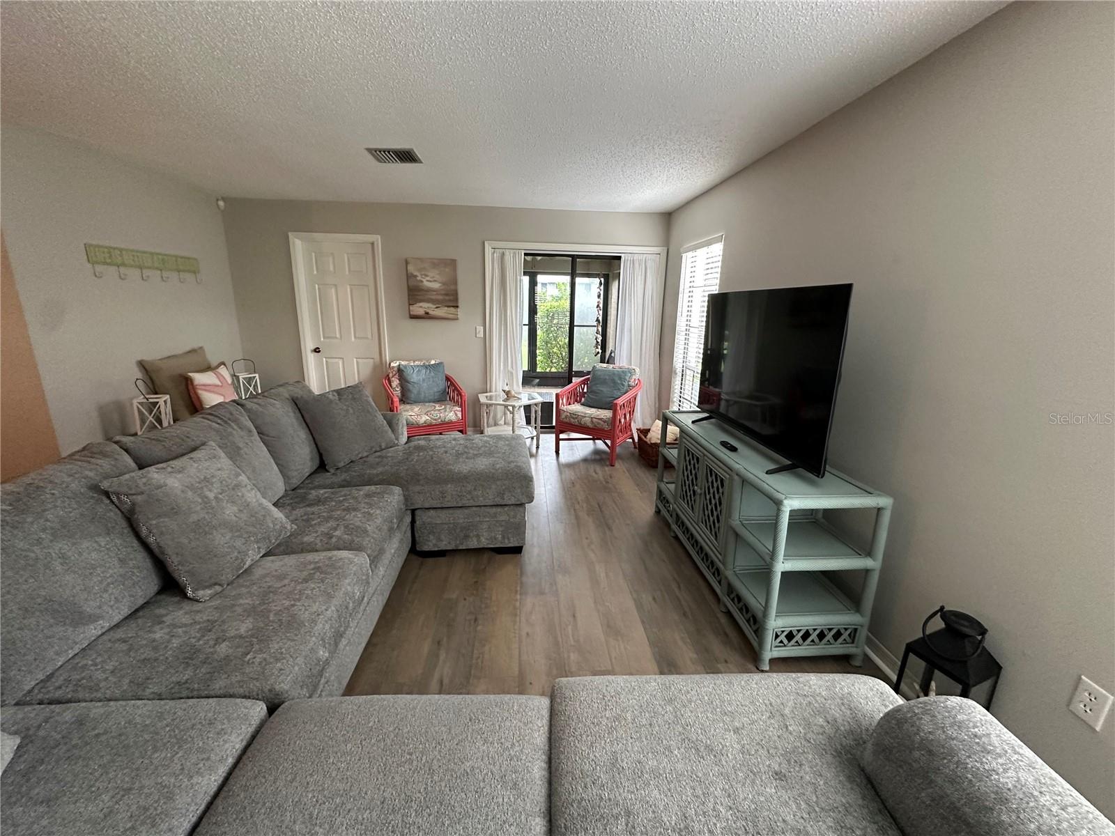 3312 VIVIENDA BLVD — photo 4