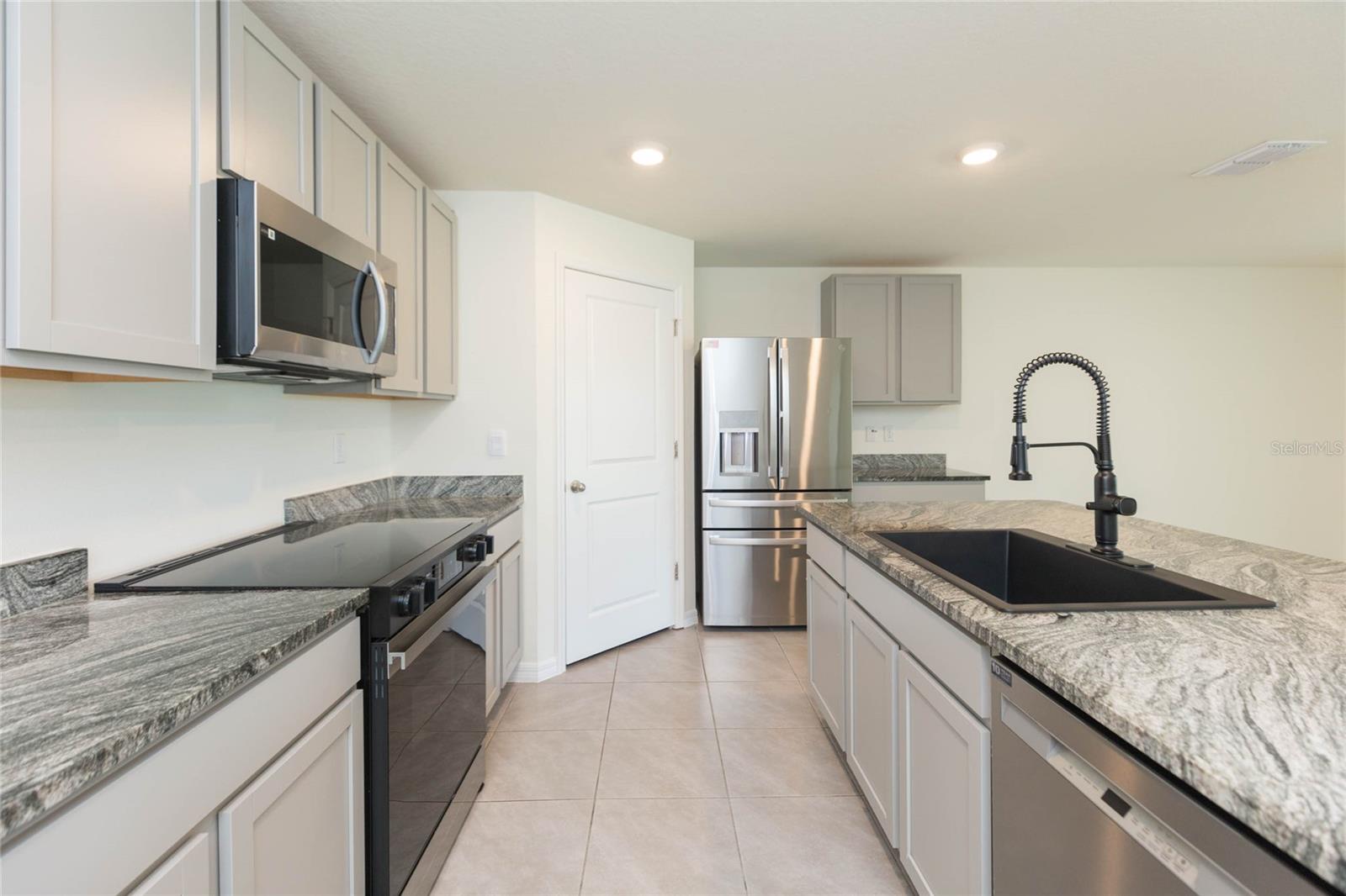 10732 CHIPPEWA DR — photo 11
