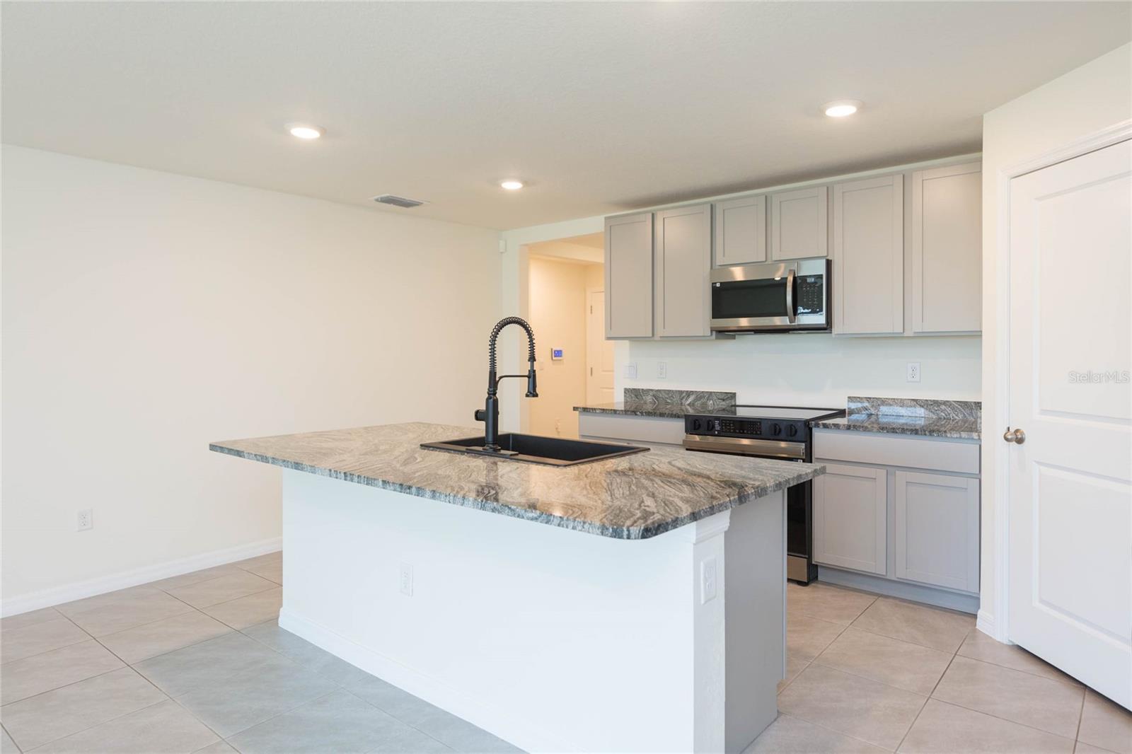 10732 CHIPPEWA DR — photo 12