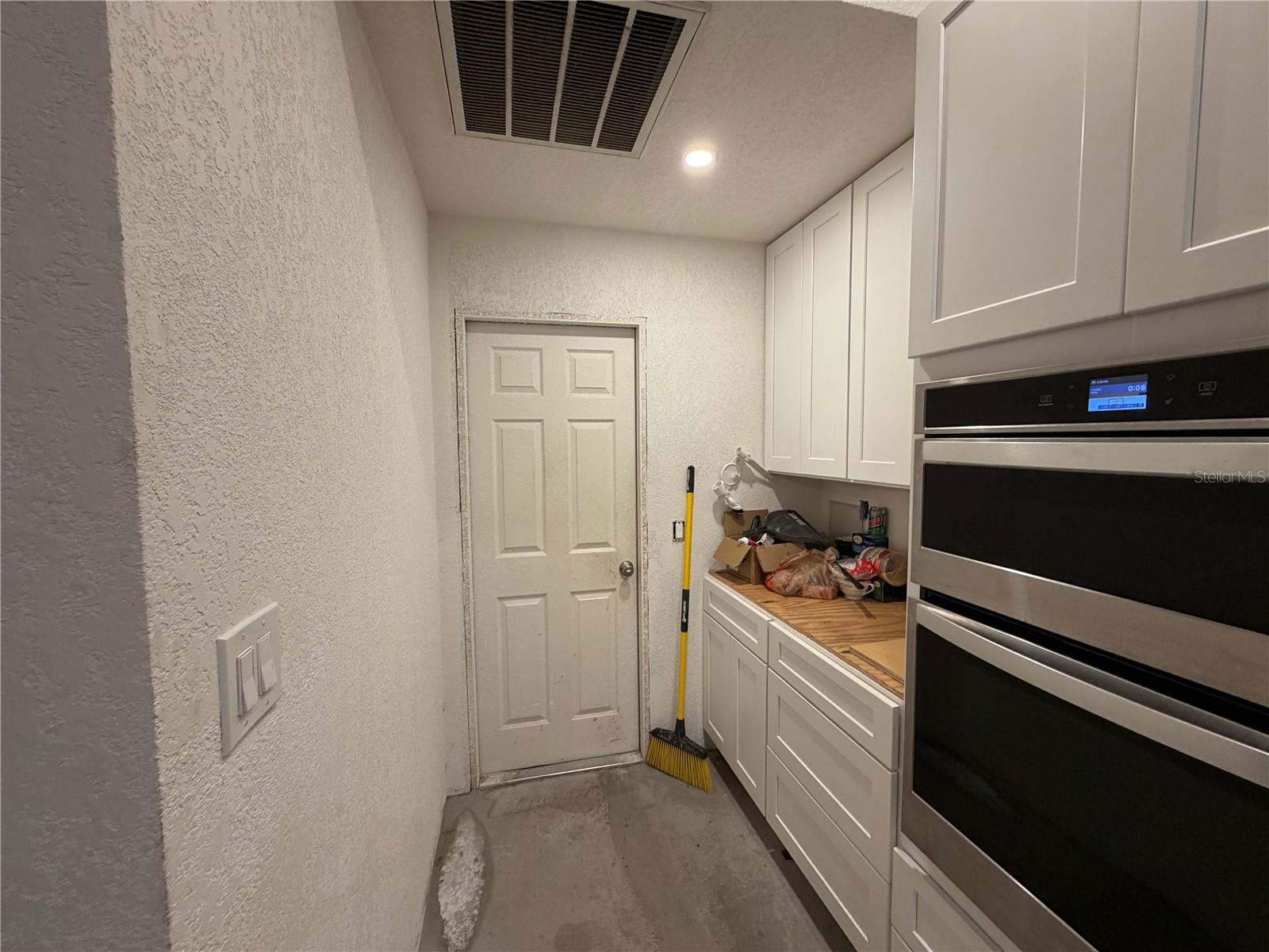5264 BRICKELL DR — photo 4