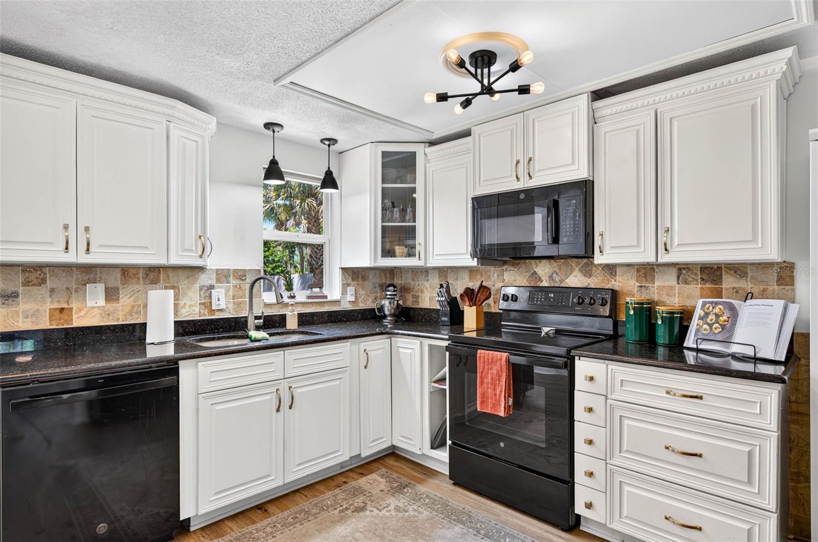 7235 ASTOR DR — photo 9
