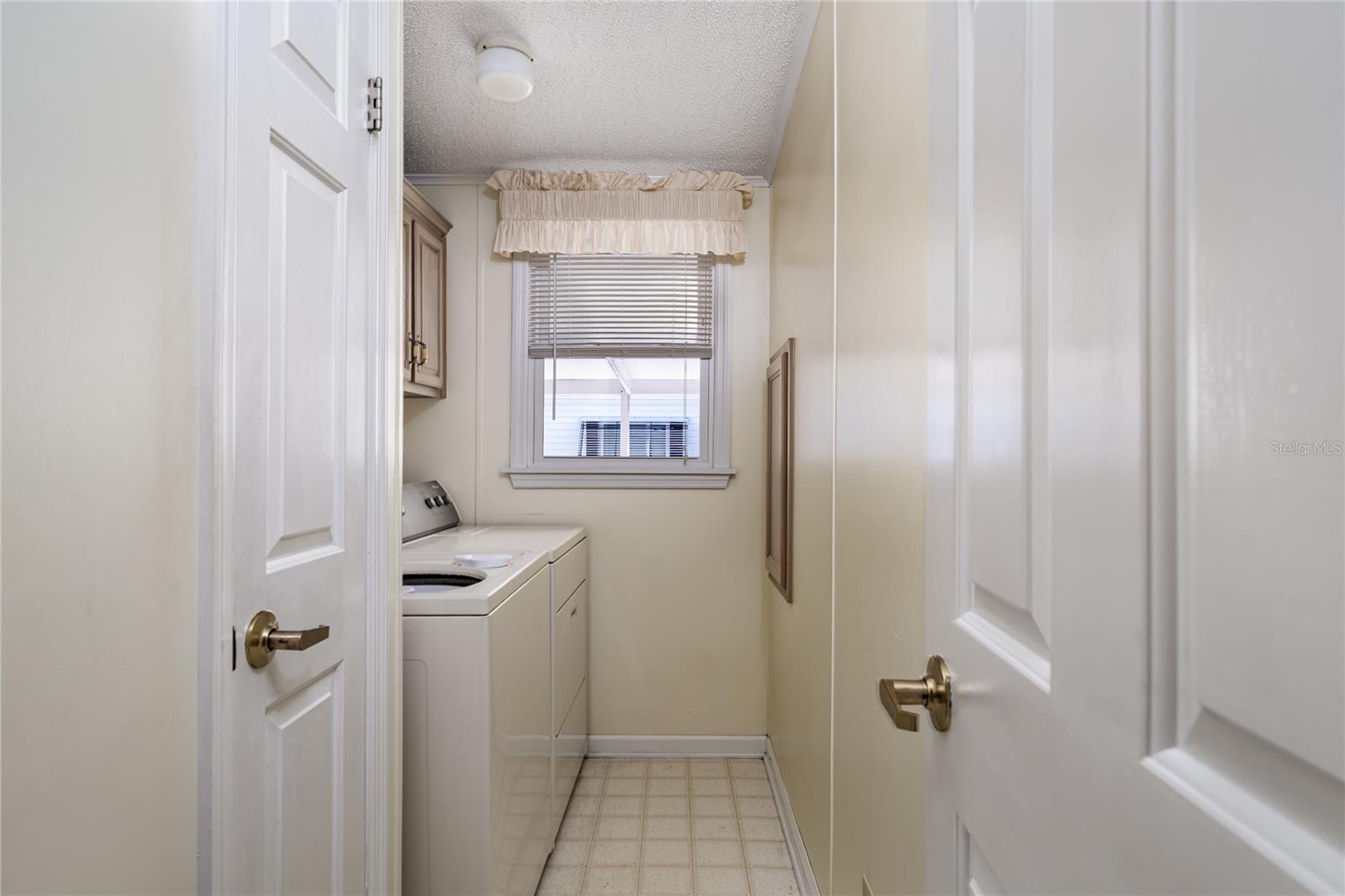 8530 COUNTESS AVENUE CIR — photo 21