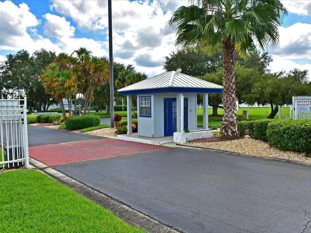 8530 COUNTESS AVENUE CIR — photo 43