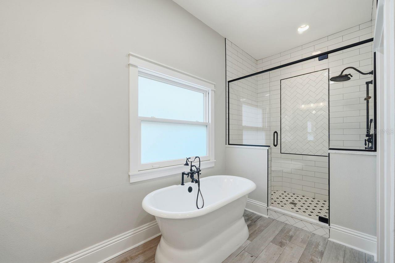 700 WESTFIELD CT — photo 36