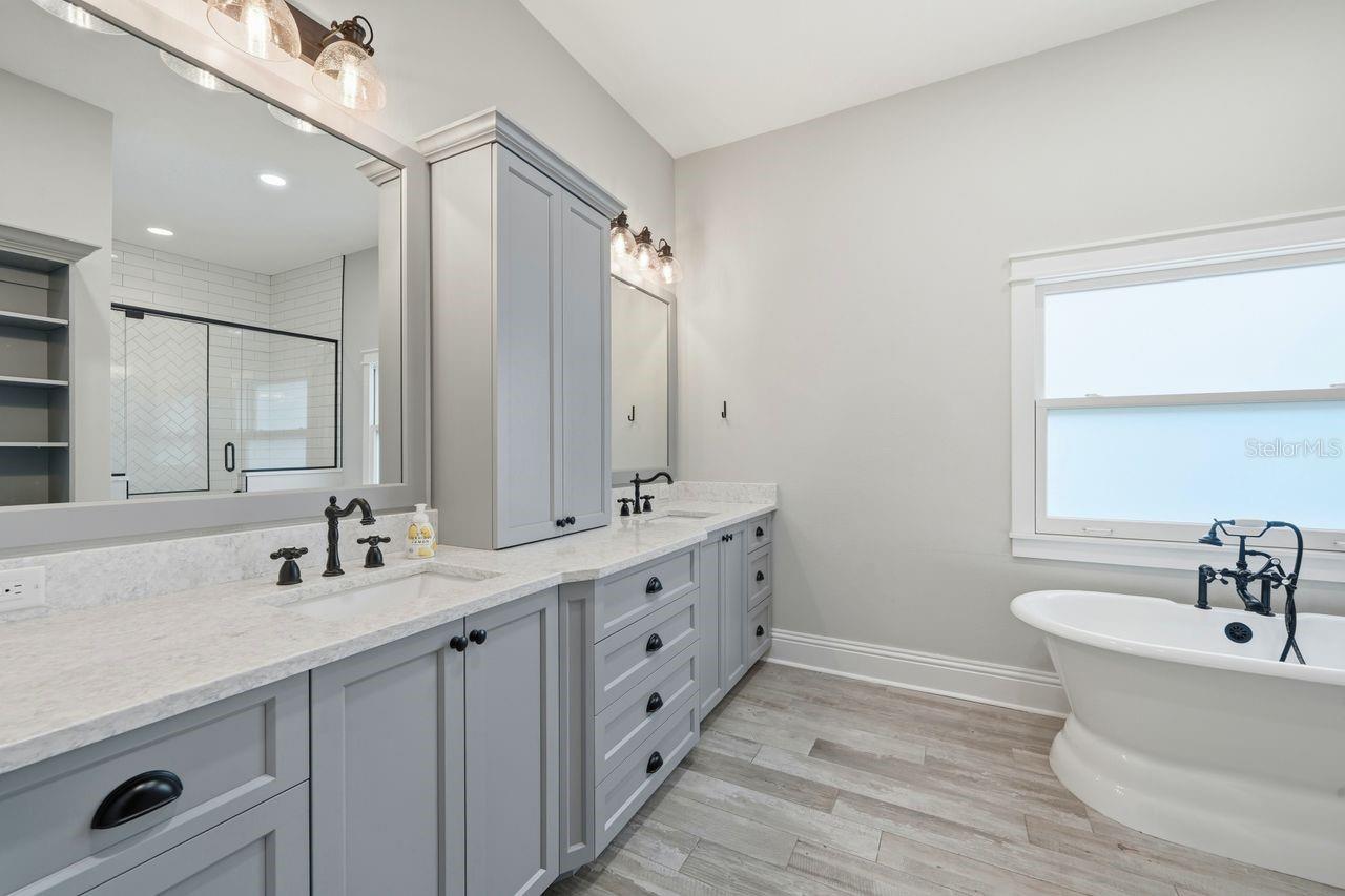 700 WESTFIELD CT — photo 35