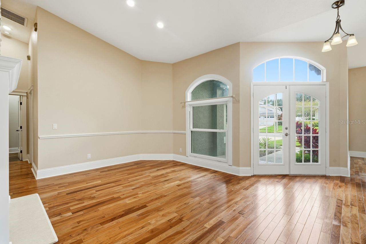 700 WESTFIELD CT — photo 9