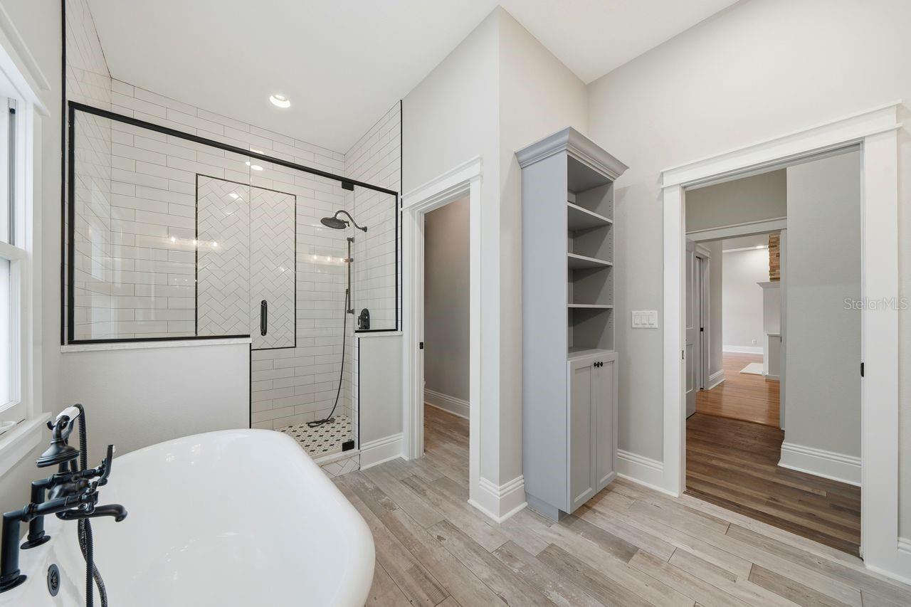 700 WESTFIELD CT — photo 37