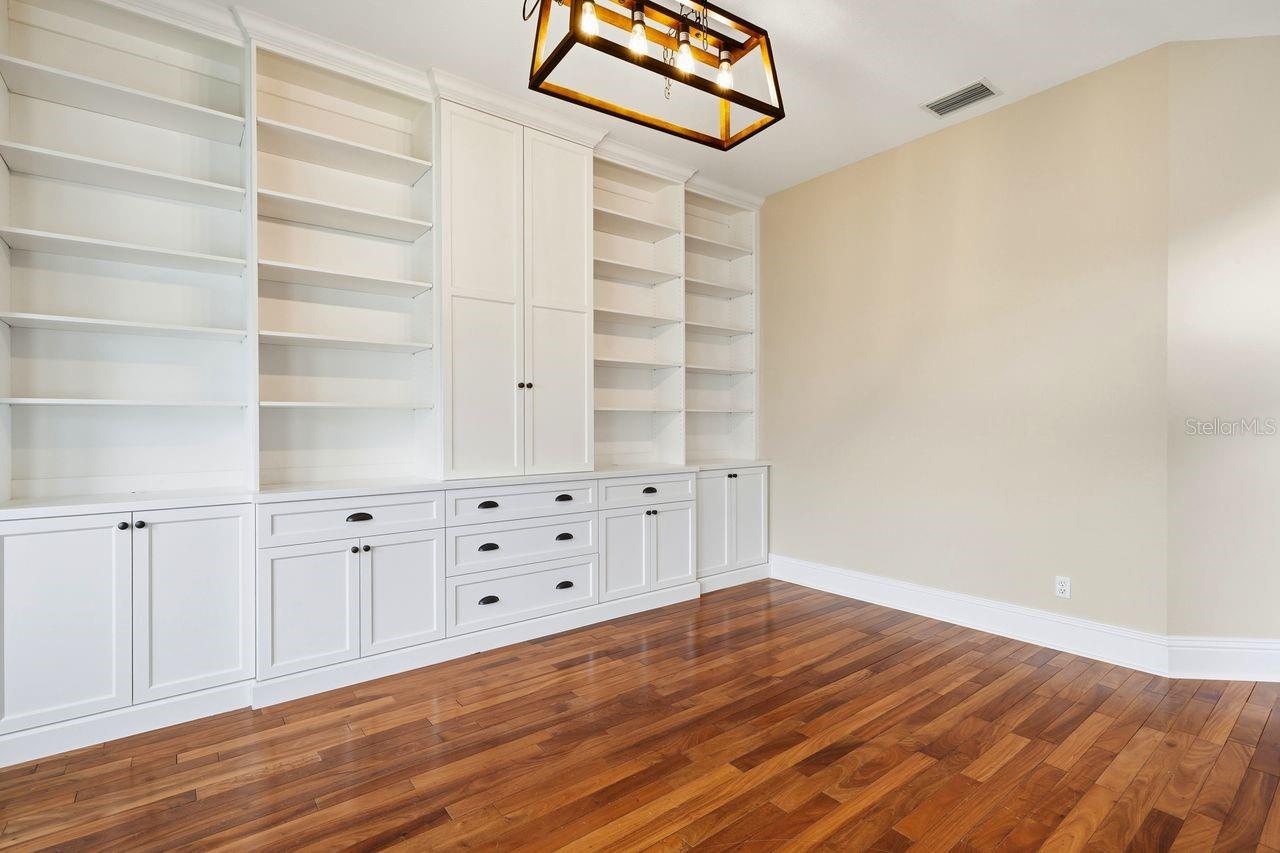 700 WESTFIELD CT — photo 30