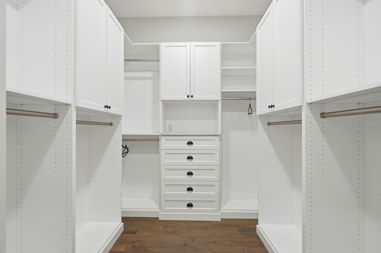 700 WESTFIELD CT — photo 40