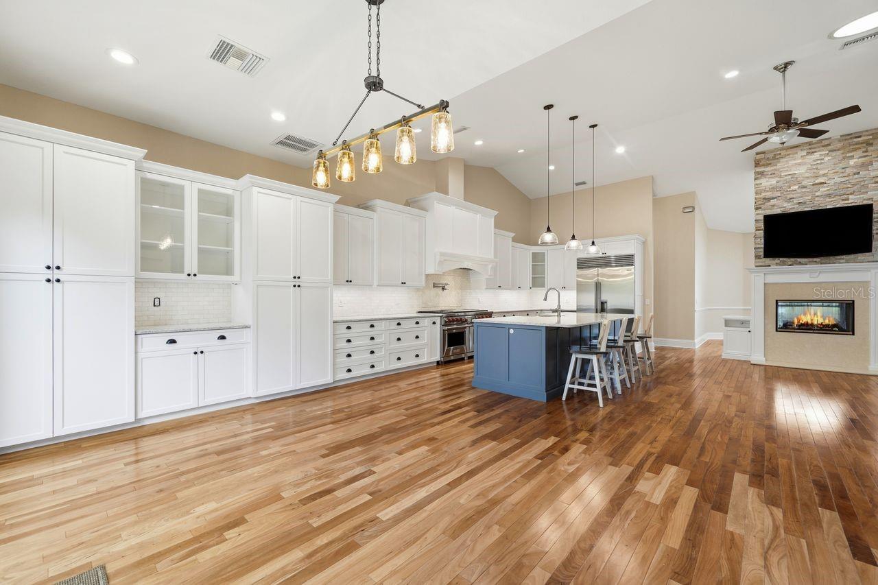 700 WESTFIELD CT — photo 17