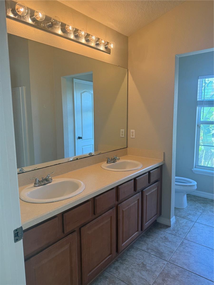 6730 EAGLE FEATHER DR — photo 37