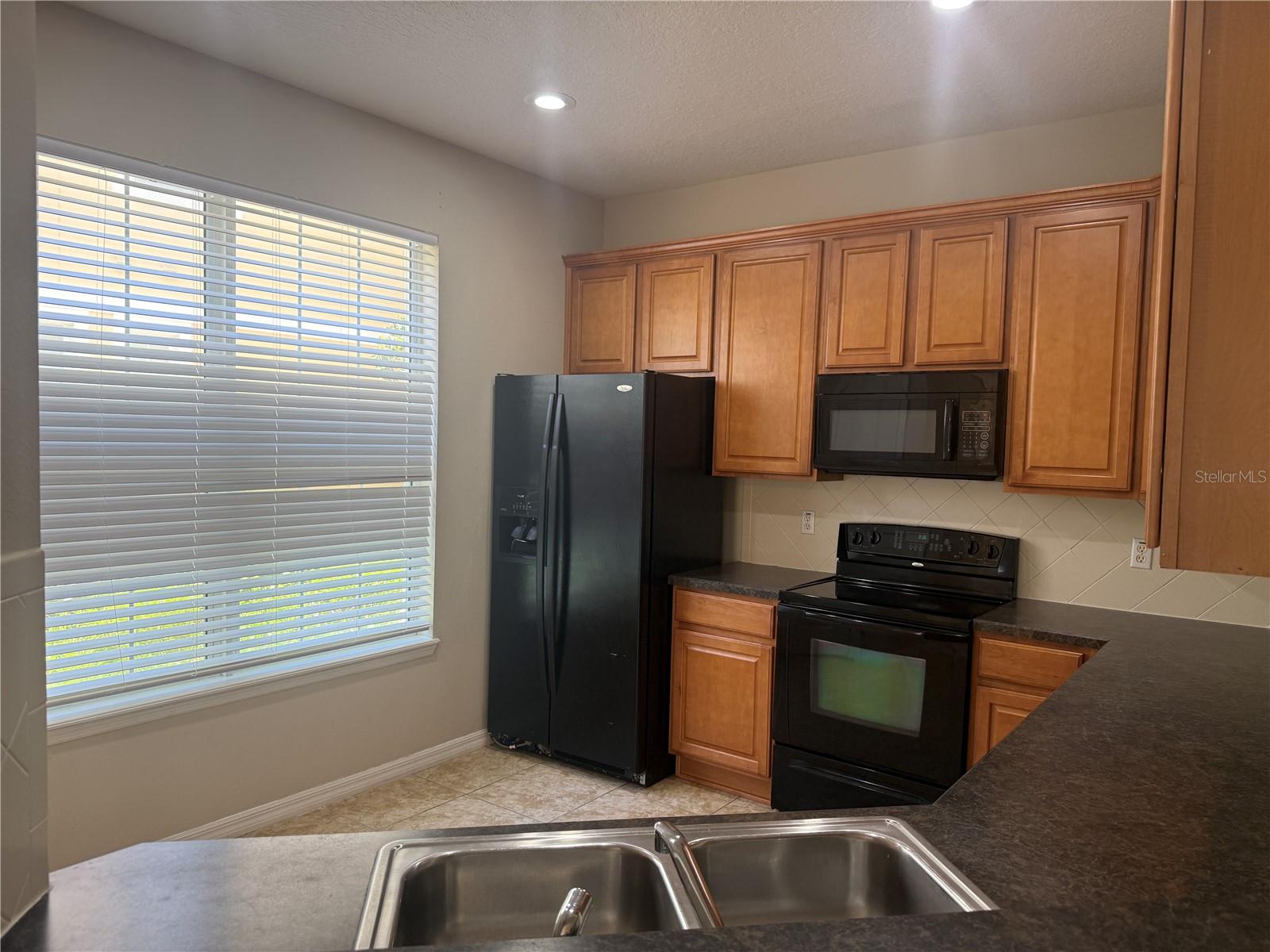 6730 EAGLE FEATHER DR — photo 16