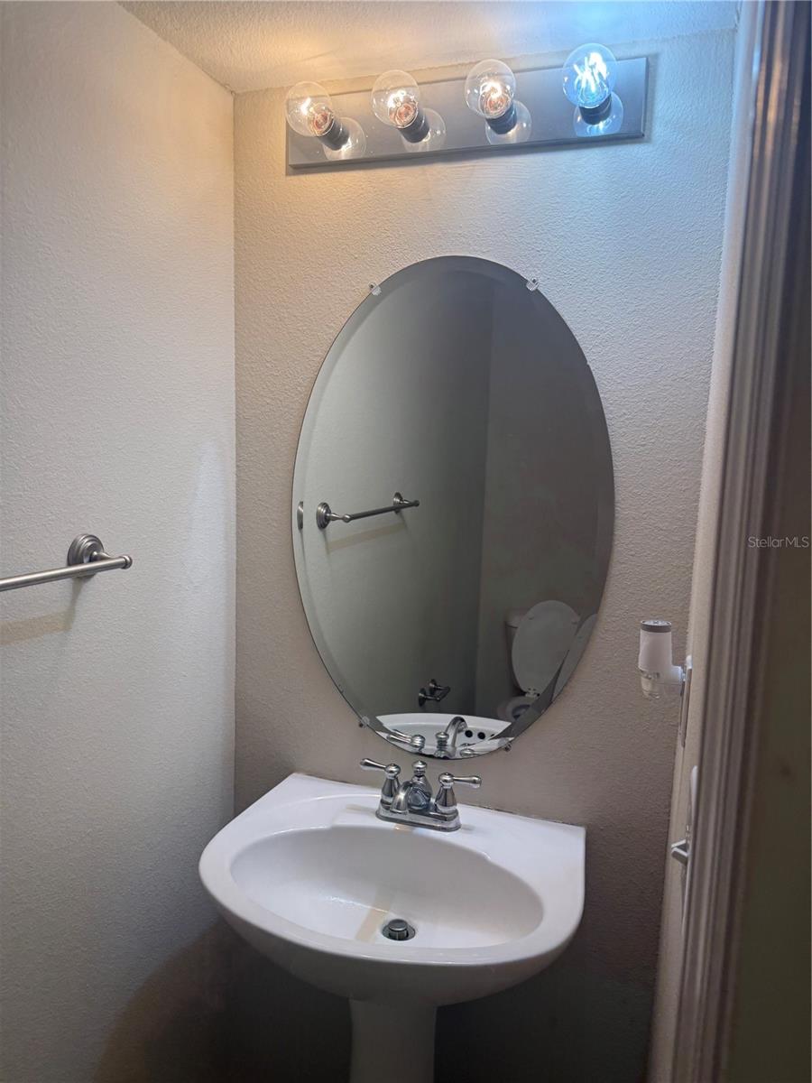 6730 EAGLE FEATHER DR — photo 24