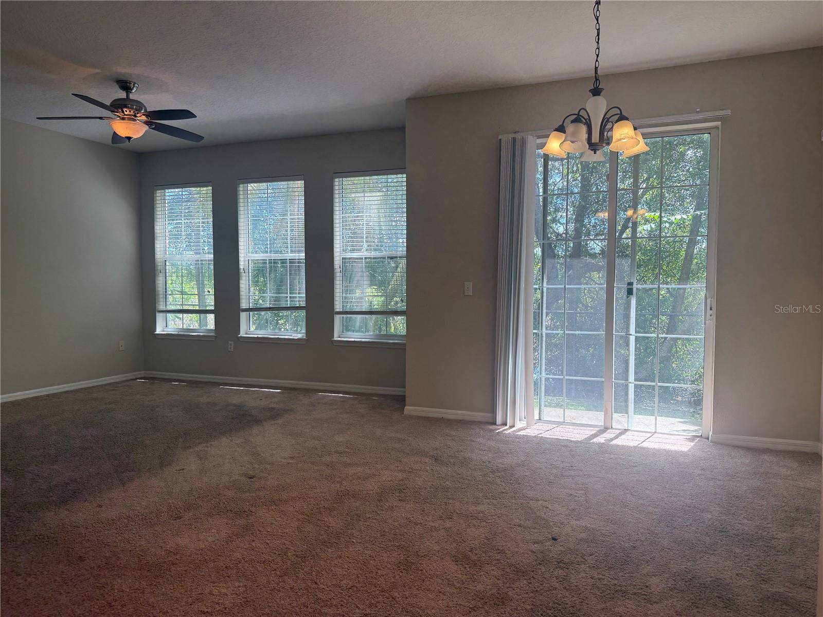 6730 EAGLE FEATHER DR — photo 11