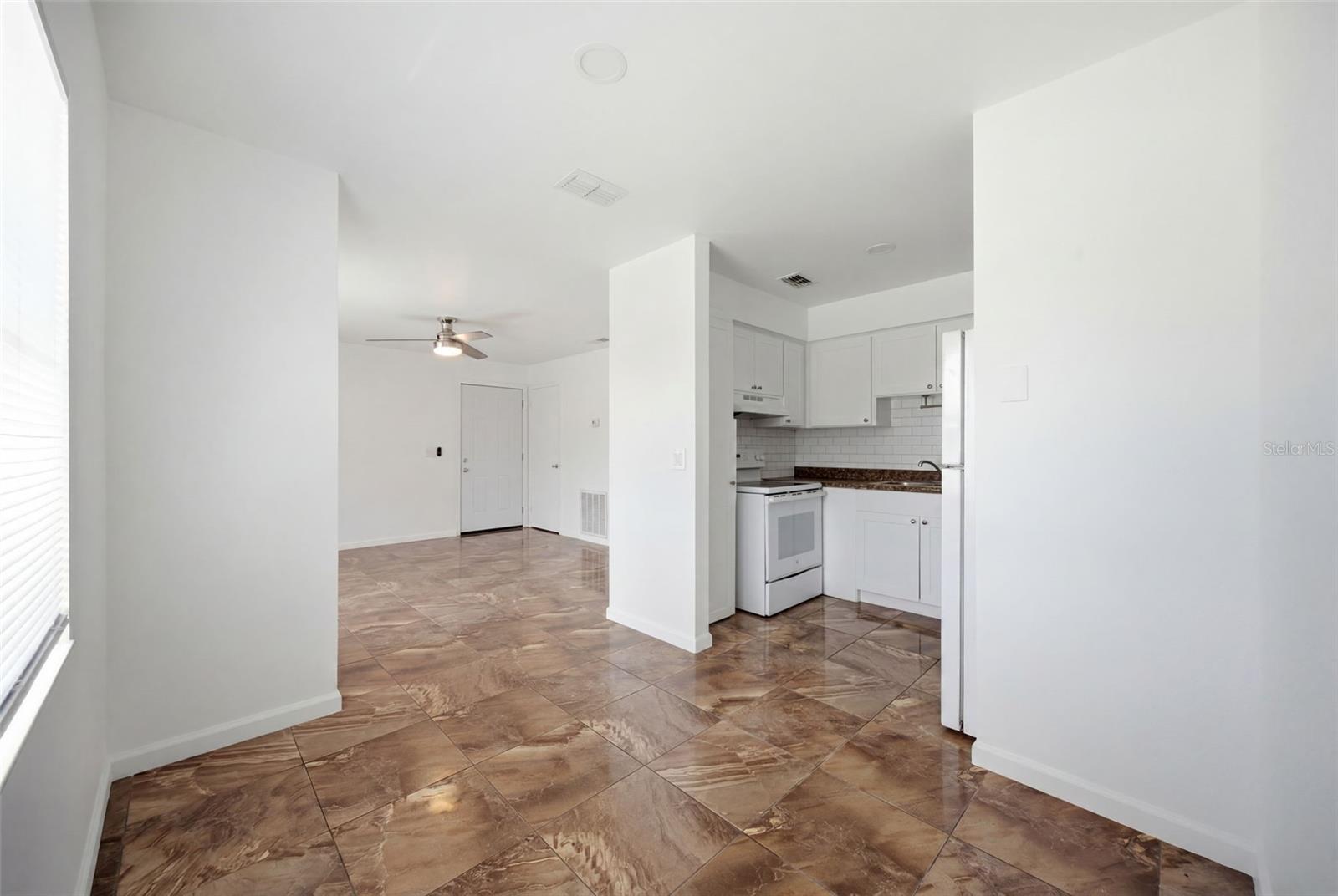5608 S MANHATTAN AVE #A — photo 12