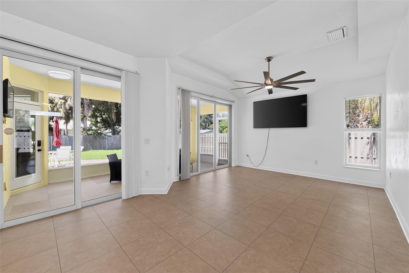 1816 RITA ST — photo 18