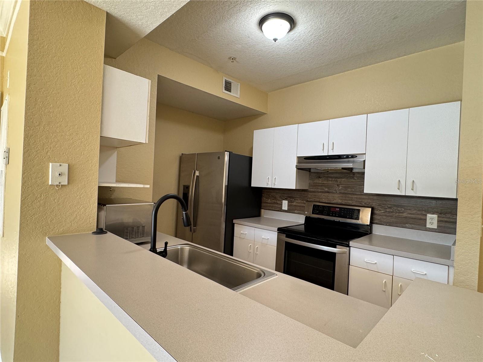 17102 CARRINGTON PARK DR #320 — photo 13