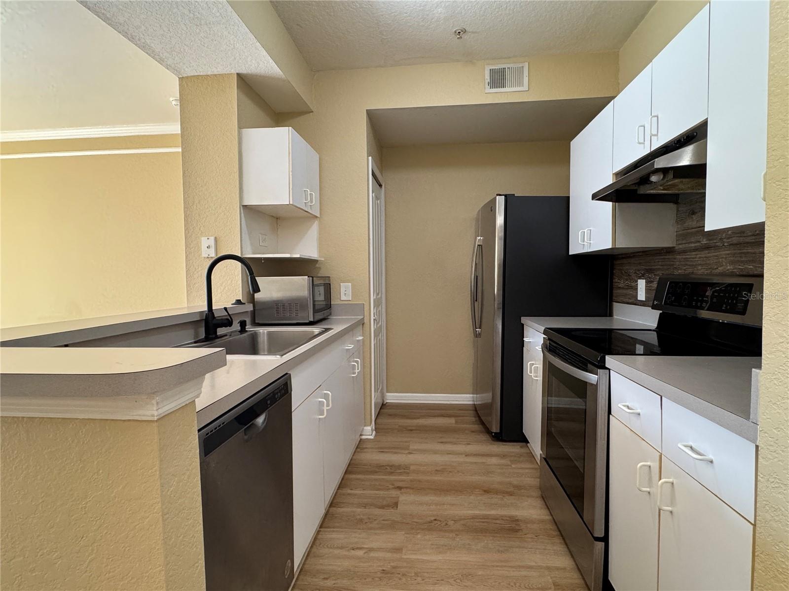 17102 CARRINGTON PARK DR #320 — photo 14