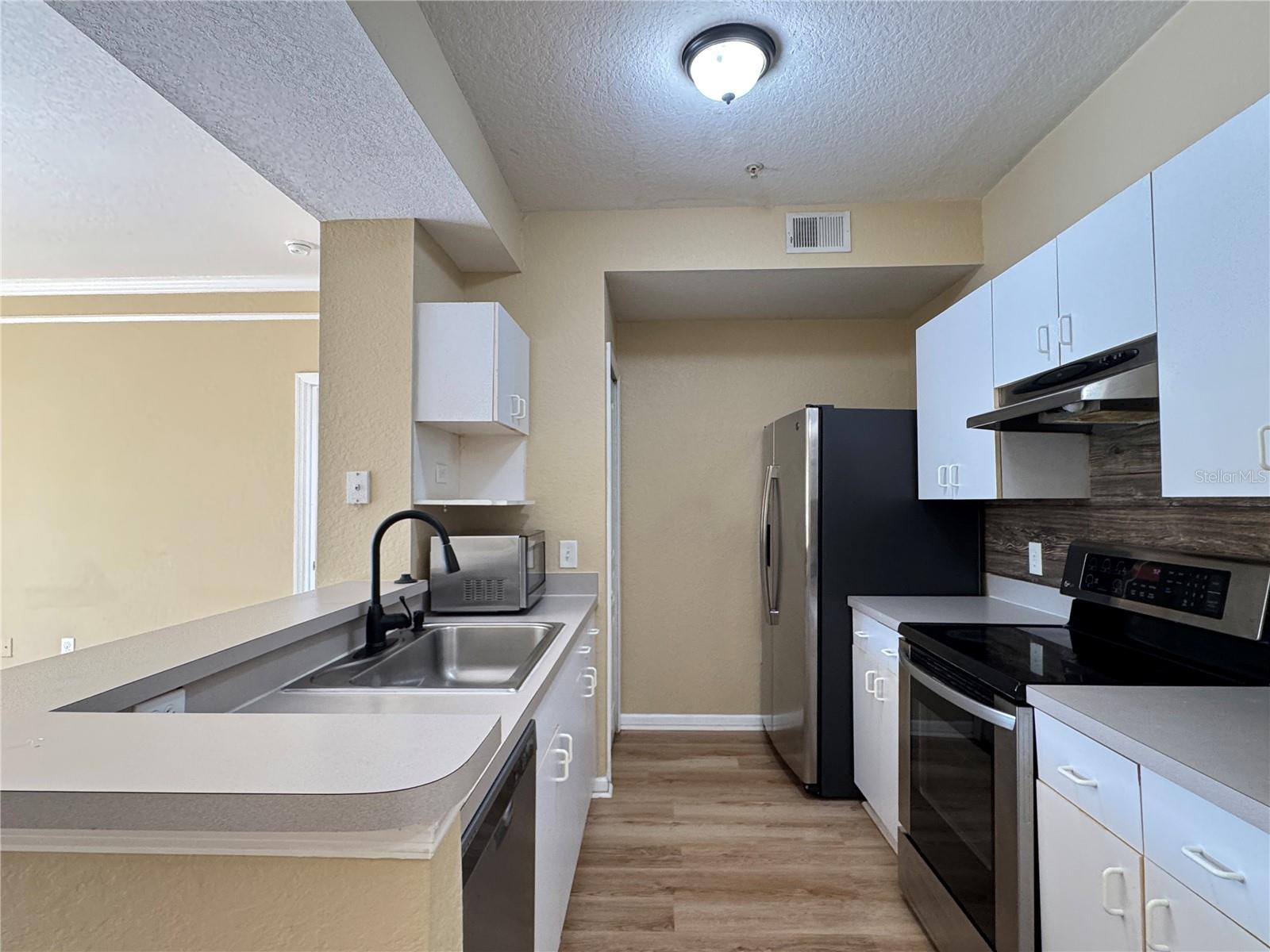17102 CARRINGTON PARK DR #320 — photo 11